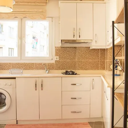 شقة Vibrant And Centrally Located In Alsancak