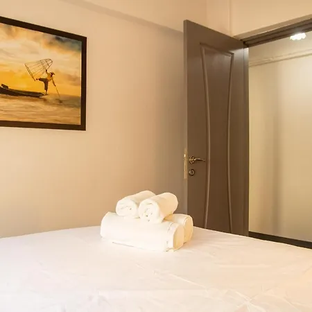 Vibrant And Centrally Located In Alsancak *