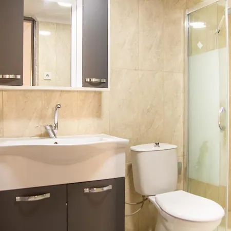Vibrant And Centrally Located In Alsancak شقة إزمير